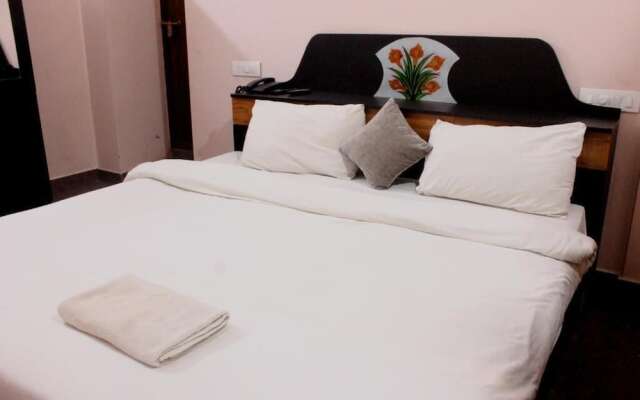 Adona Residency - Hostel