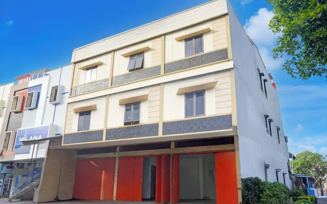 Hotel O Rappocini Near Rsia Paramount