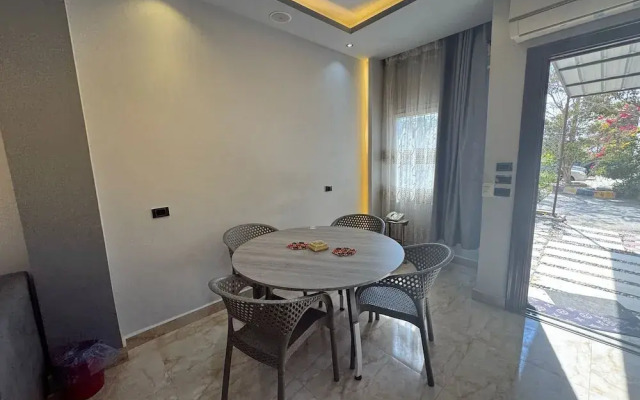 129 2BR Townhouse 2 Bath TV Backyard