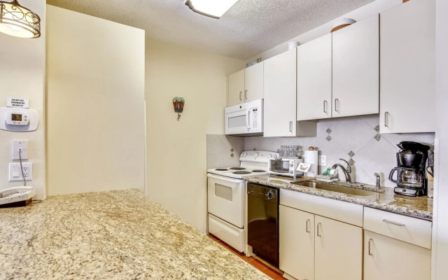 Galvestonian 1002-Beachfront Getaway - 2 Br Condo