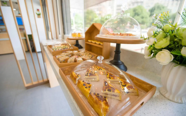 HanTing Hotel (Huaihua Hexi)