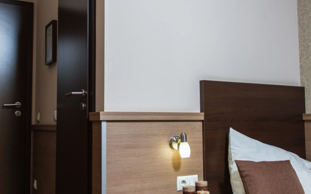 Central Hotel 21