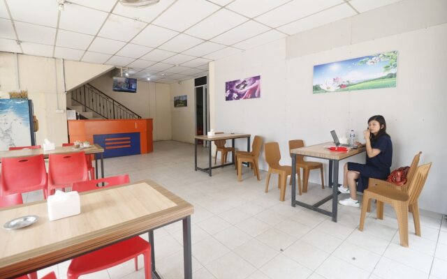 RedDoorz near Nagoya Hill Batam 2
