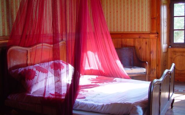 Beautiful Apartment in Saint-Prix with Swimming Pool