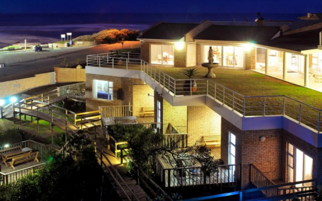 Kelly's Beachfront Apartments