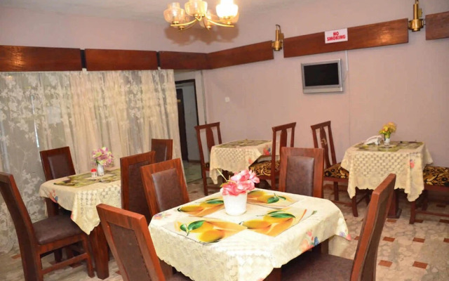 Queens way Resorts