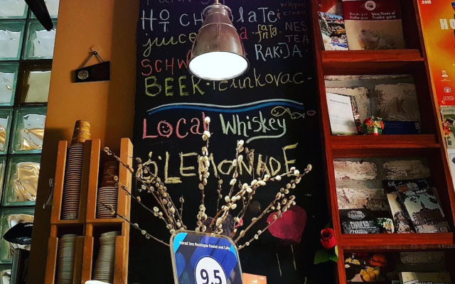 Varad Inn Hostel and Cafe