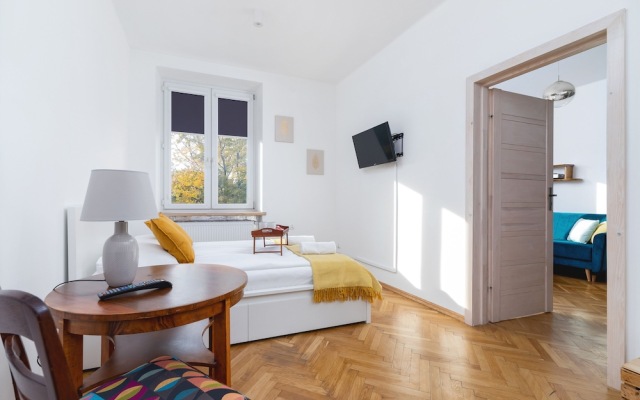 Old Town Basztowa Apartment by Renters