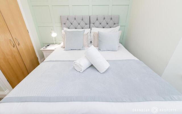 Elegant 2bed Apt- Bmouth Beach Front with Parking
