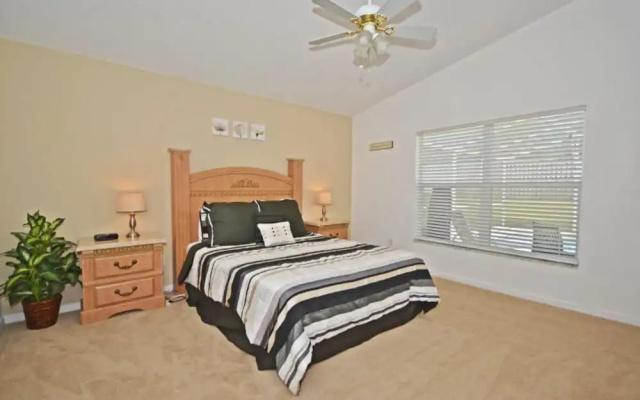 Hampton Lakes 215824