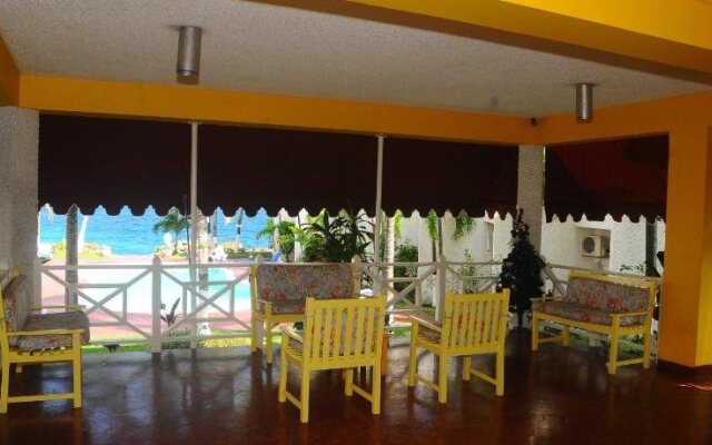 Chrisanns Beach Resort