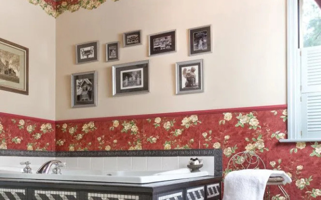 The Reynolds Mansion