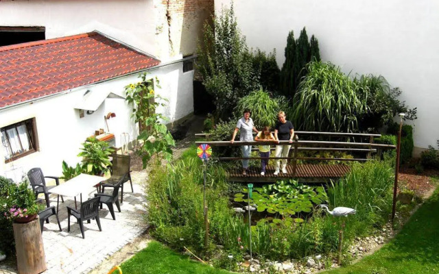 Pension Eichschmid / Röll´n Biergarten