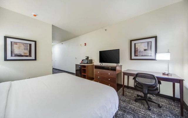 Cobblestone Hotel & Suites - Cozad