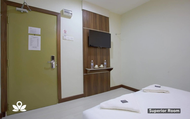 Golden Night Hotel