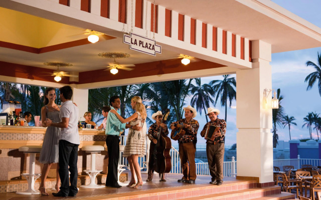 Hotel Riu Emerald Bay - All Inclusive
