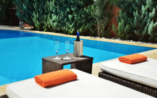 Korina Gallery Hotel