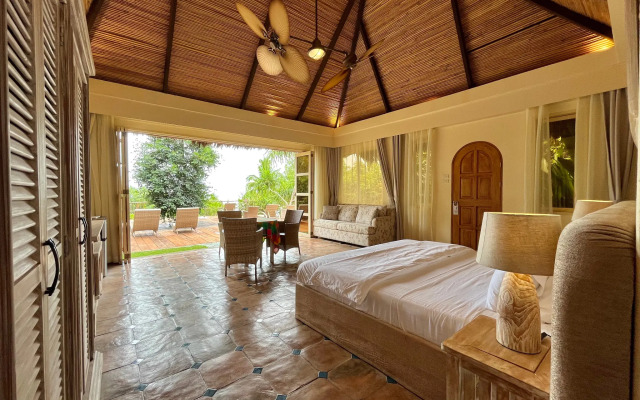 Coco Grove Beach Resort