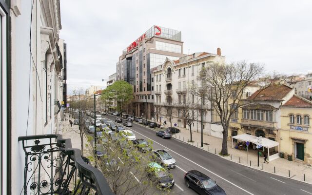Rato Luxurious by Homing