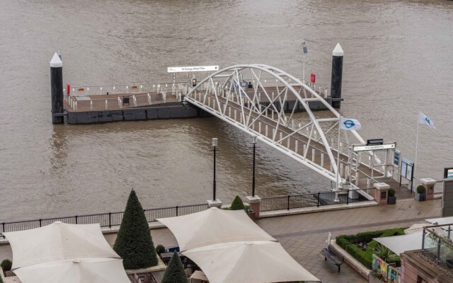 Stunning Flat Overlooking the Thames