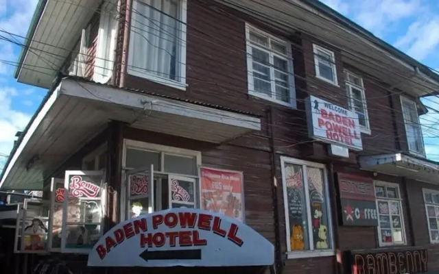 OYO 734 Baden Powell Hotel