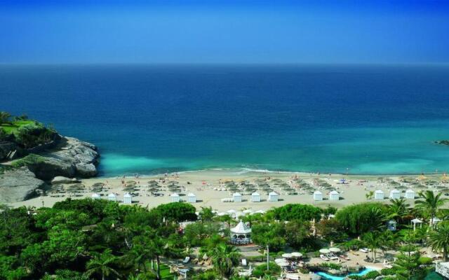 Magnific Las Americas view apartment
