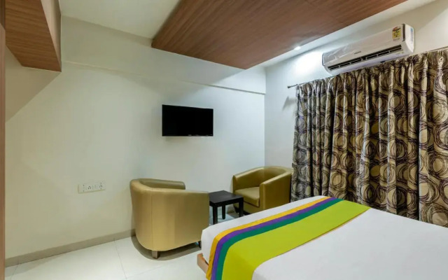 Smile Stay Hiland Suites