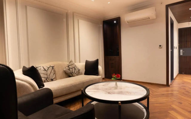 Hanric by Eight Continents Ikshana Luxe