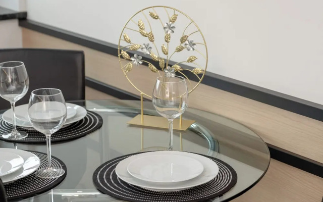 Apartport With Port View by Renters