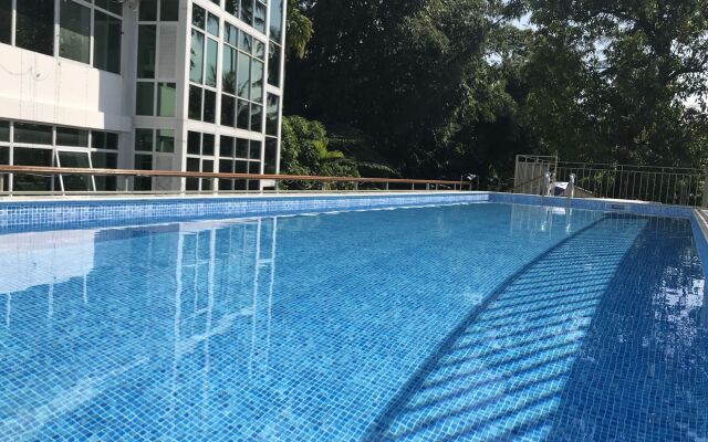 Sky Hotel Hlaing Thar Yar Yangon