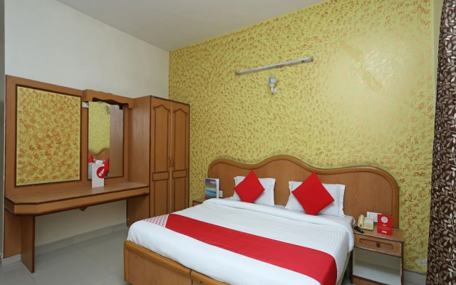 OYO 16906 Hotel Balsons