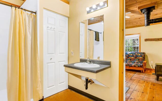 Mersey River Chalets a nature retreat