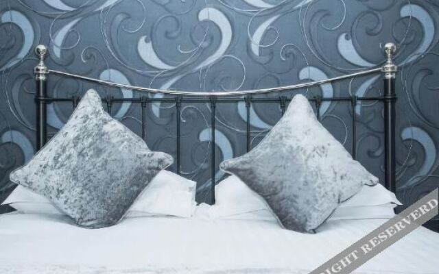 26 The Crescent - Guest House