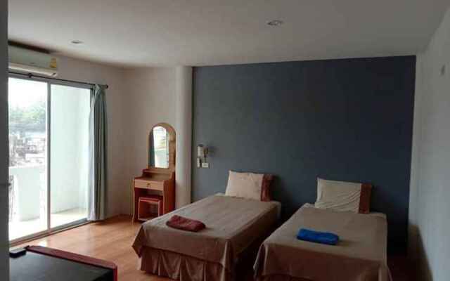 OYO 1075 The View At Naiyang