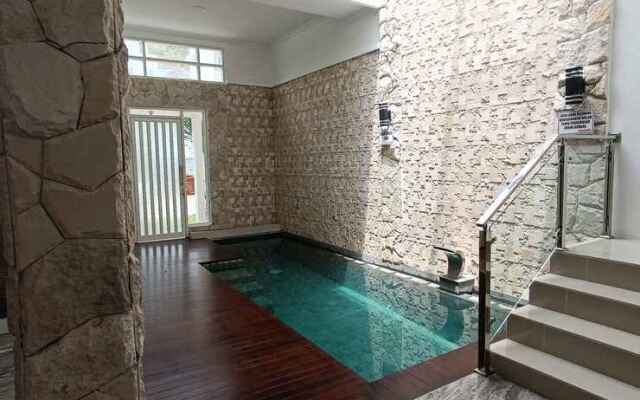 Villa NoRa with Private Pool at Batu Malang