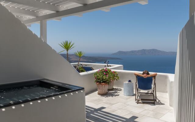 Porto Fira Suites