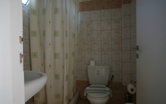 Elpis Studios & Apartments