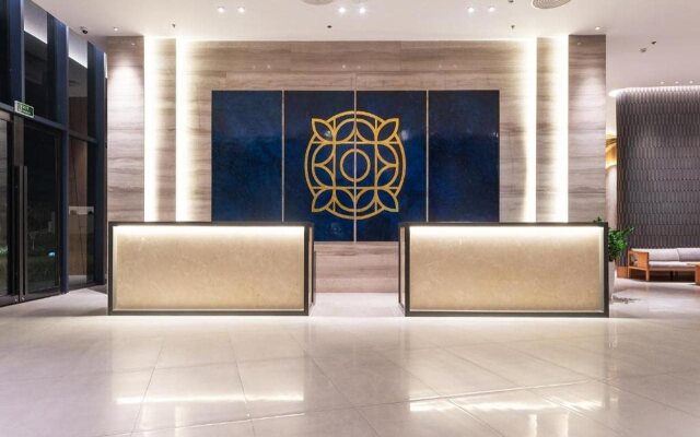 The Empyrean Cam Ranh Beach Resort Hotel