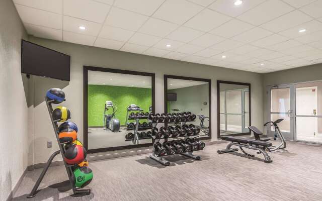 La Quinta Inn & Suites by Wyndham Cincinnati Sharonville