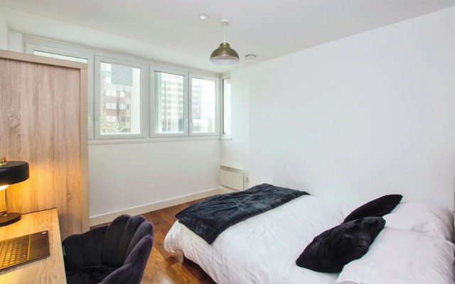 Lovely 2 Bed Apartment in Birmingham