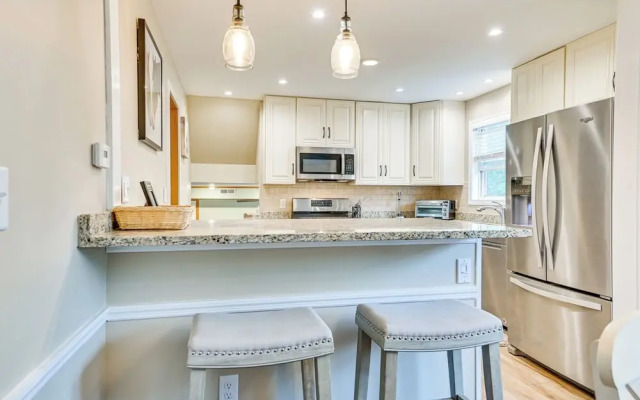 Saratoga Springs Home Near Skidmore College!