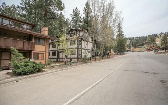 Summit X-ross Roads Condo