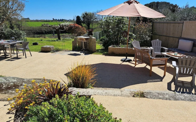 Stone House by Beach in Pont-aven