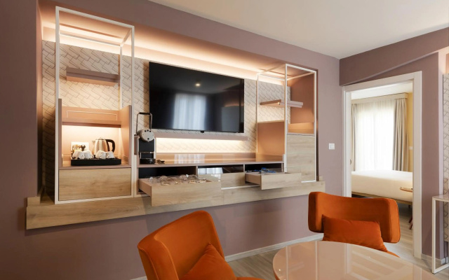 Adesso Hotel - Image 5
