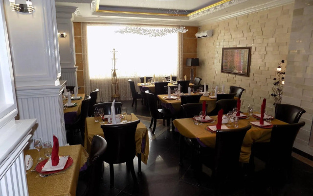 Caravel Suites