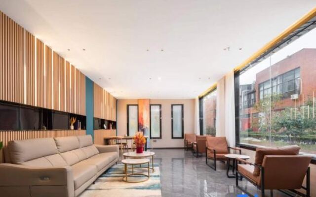 Wuhan Elegant Restaurant (Wuhan Gutian 4th Road Subway Station)