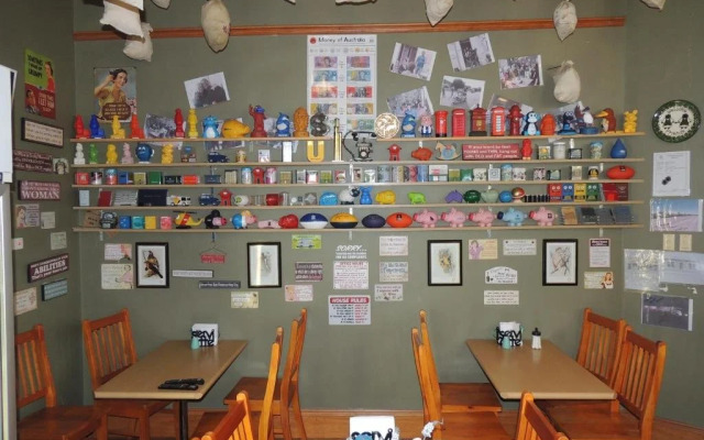 Wozza's B&B and Vault Cafe