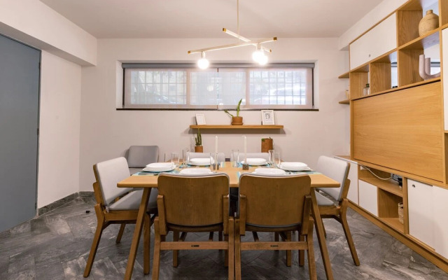Casai Gorgeous 2 BR Apt With Rooftop