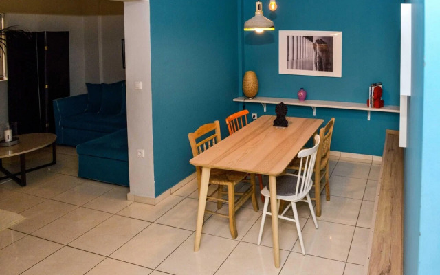 Upscale Studio With Amazing Lush Terrace