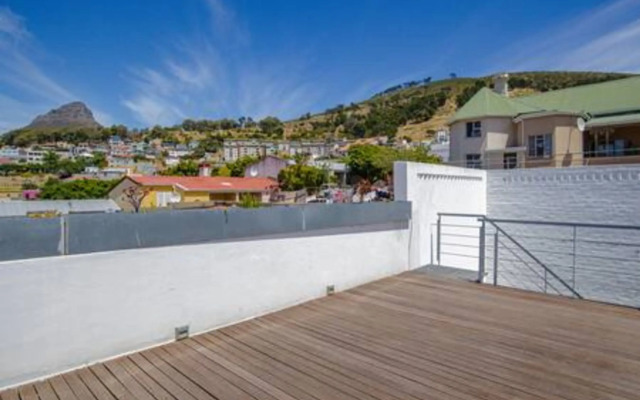 Signal Hill 1 by CTHA, Cape Town